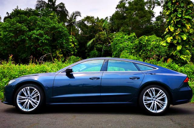 新款奥迪a7科技感媲美宝马5系帅气四门轿跑确实很有魅力