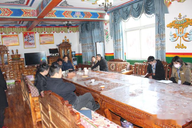 头条要闻胡登孚同志赴八宿县然乌镇吉达乡开展脱贫攻坚排查工作