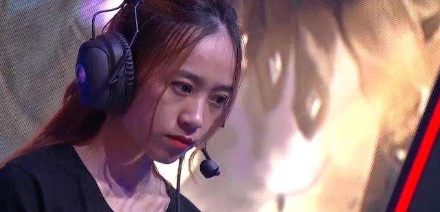 lpl裁判妖风小姐姐十年前的照片太杀马特网友妖风小哥哥