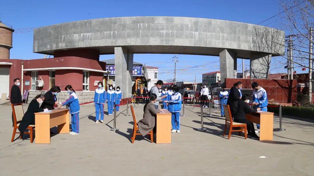 上仓中学开展复学复课应急处置演练活动全力保障师生健康