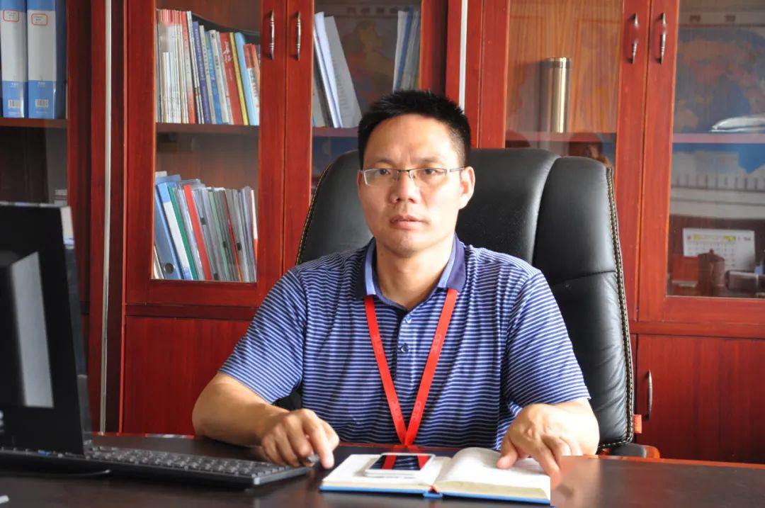 年湖南省新能源突出贡献者湖南红太阳新能源科技有限公司总经理谢建国