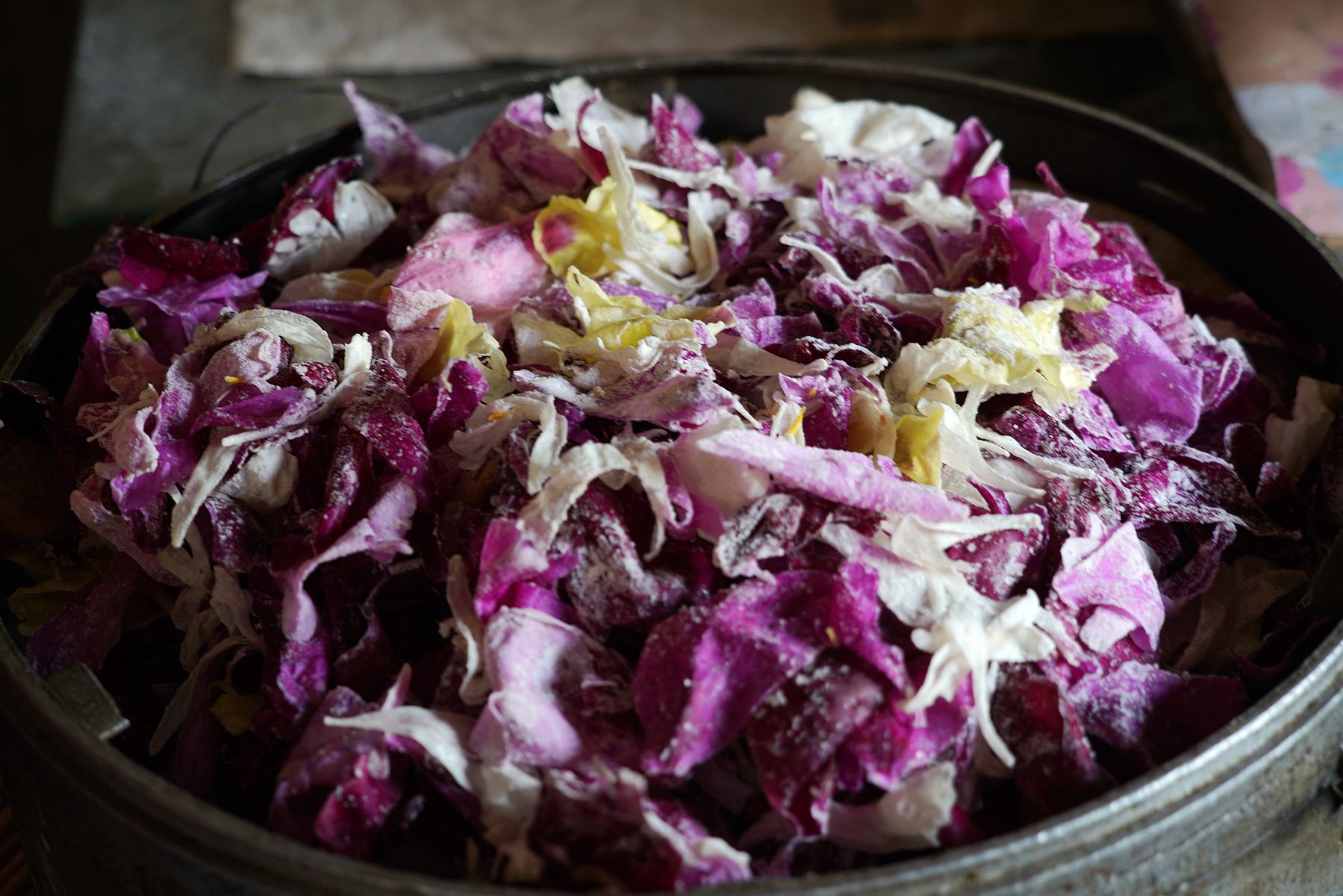 原创山西大妈做牡丹花美食来待客客人出门她追上不让走咋回事