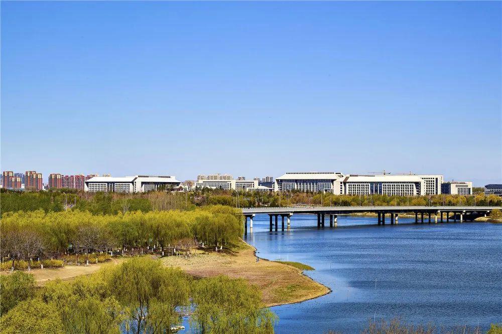 大运河畔》《大运河日出》大运河森林公园位于北京通州新城北运河两侧
