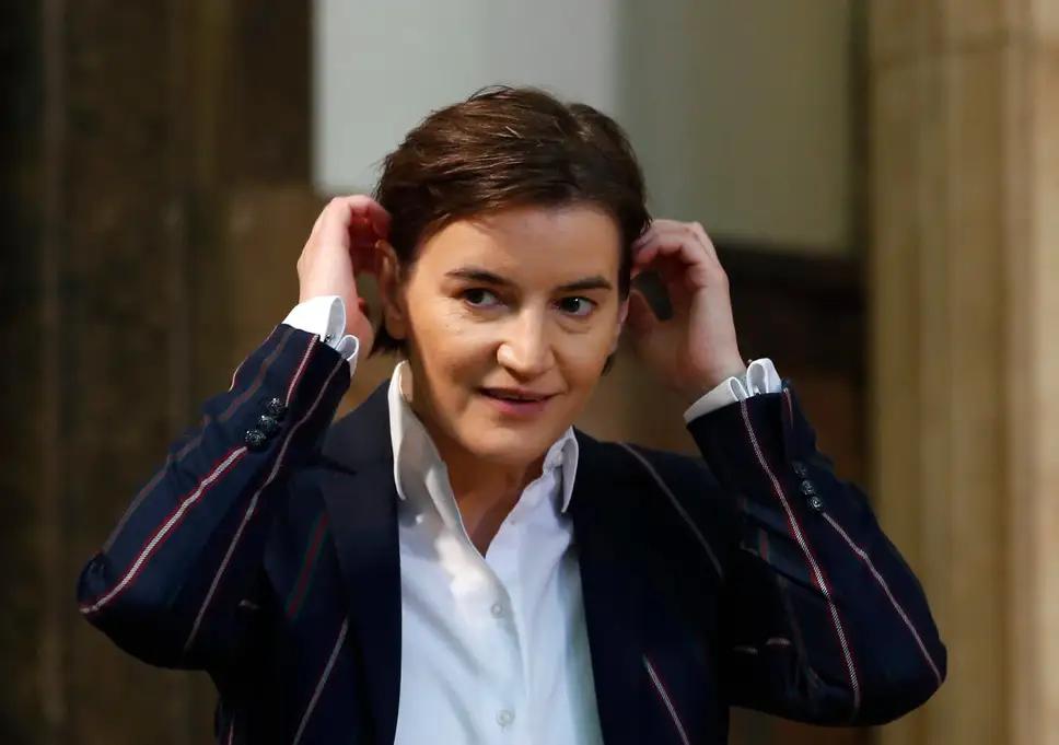 塞尔维亚女总理又美又飒在保守国家公开出柜人生太传奇