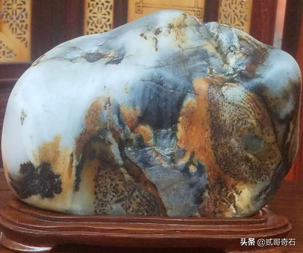 原创奇石是天然形成的奇葩为什么价格抵不过人为的艺术品