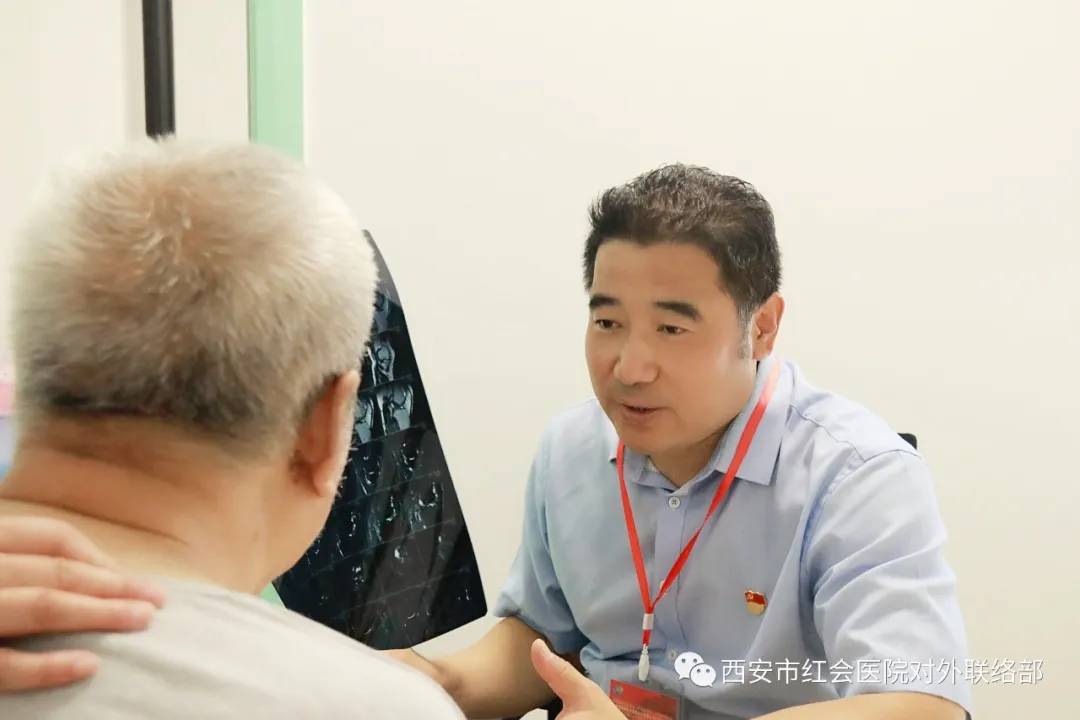 名医风采西安市红会医院副院长关节病医院院长许鹏