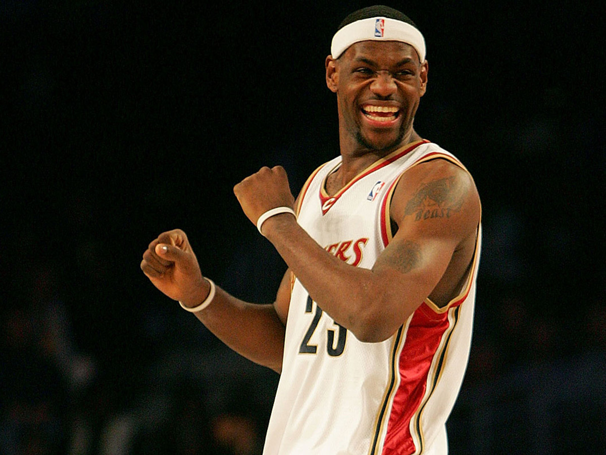 历史上的今天:詹姆斯成为nba历史40 三双最年轻球员