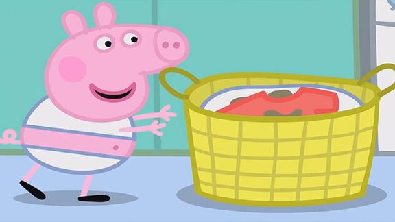 小猪佩奇非常讲卫生佩奇教乔治洗衣服