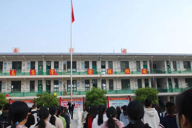 教育培育情怀 演练增强防范——邓州市三高中开展高三返校复学第一课