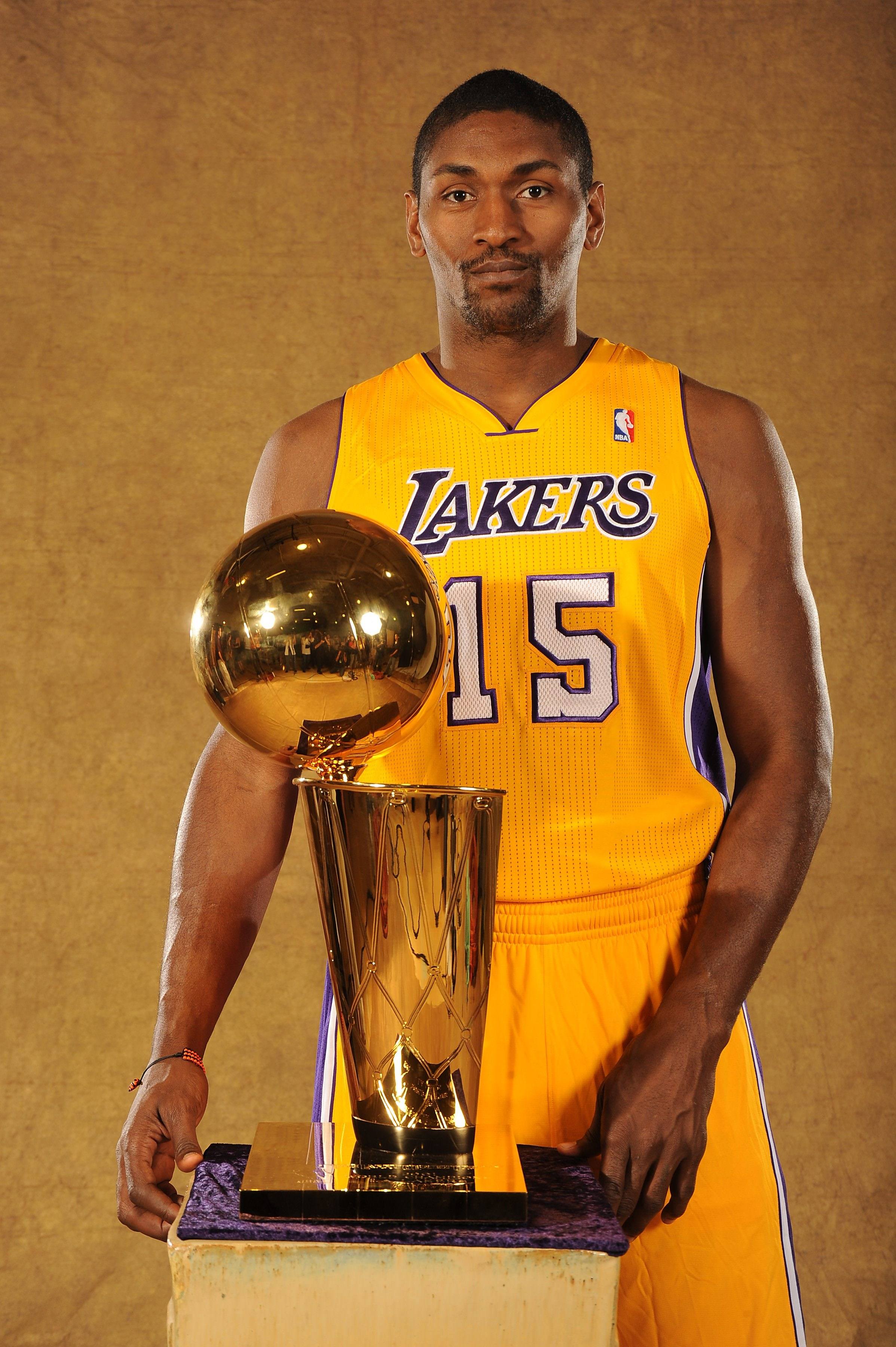 2055湖人争议人物致命三分值千金科比的第五冠真要感谢他