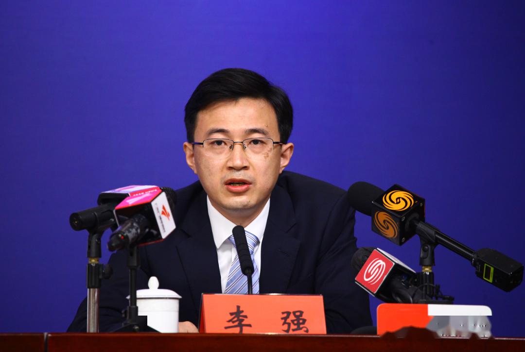 李强:尊敬的主持人,各位媒体的朋友,大家上午好!