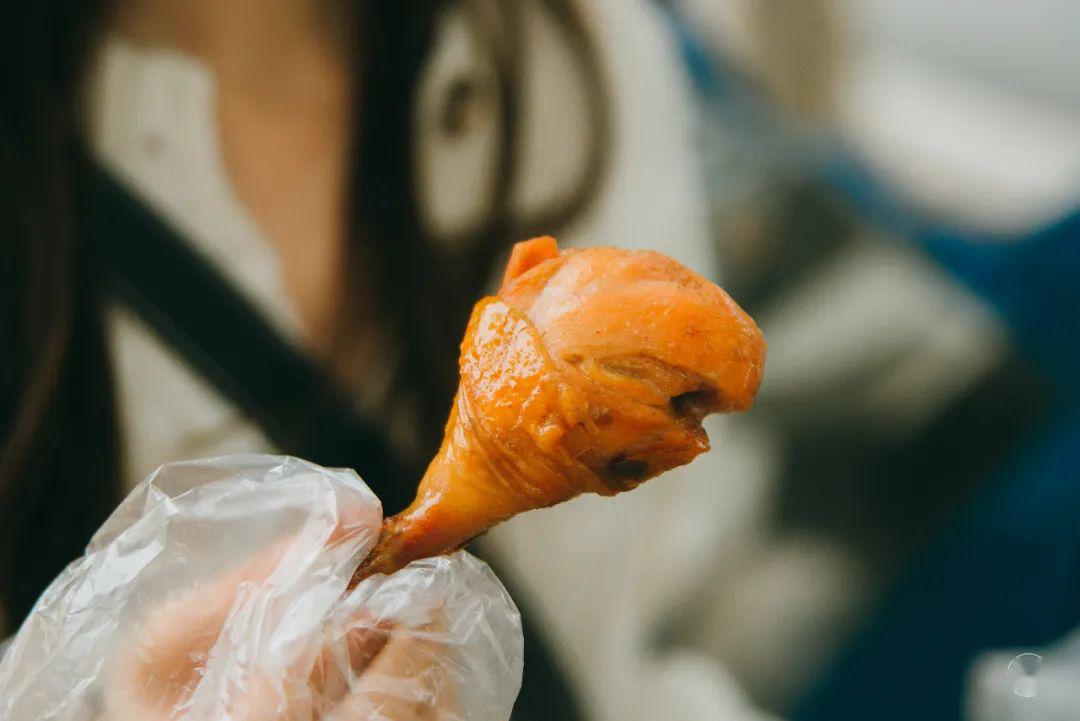 和平路100号,养肥了一个小学_鸡腿