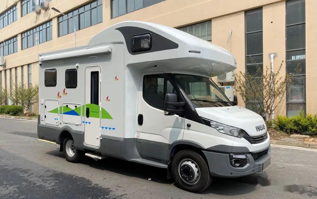 车主定制版进口依维柯房车霍夫勒逸翔65c06h满足个性化需求