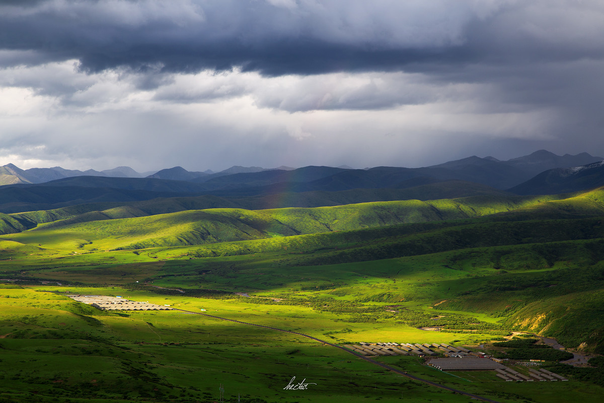 黄河长江分水岭查真梁子