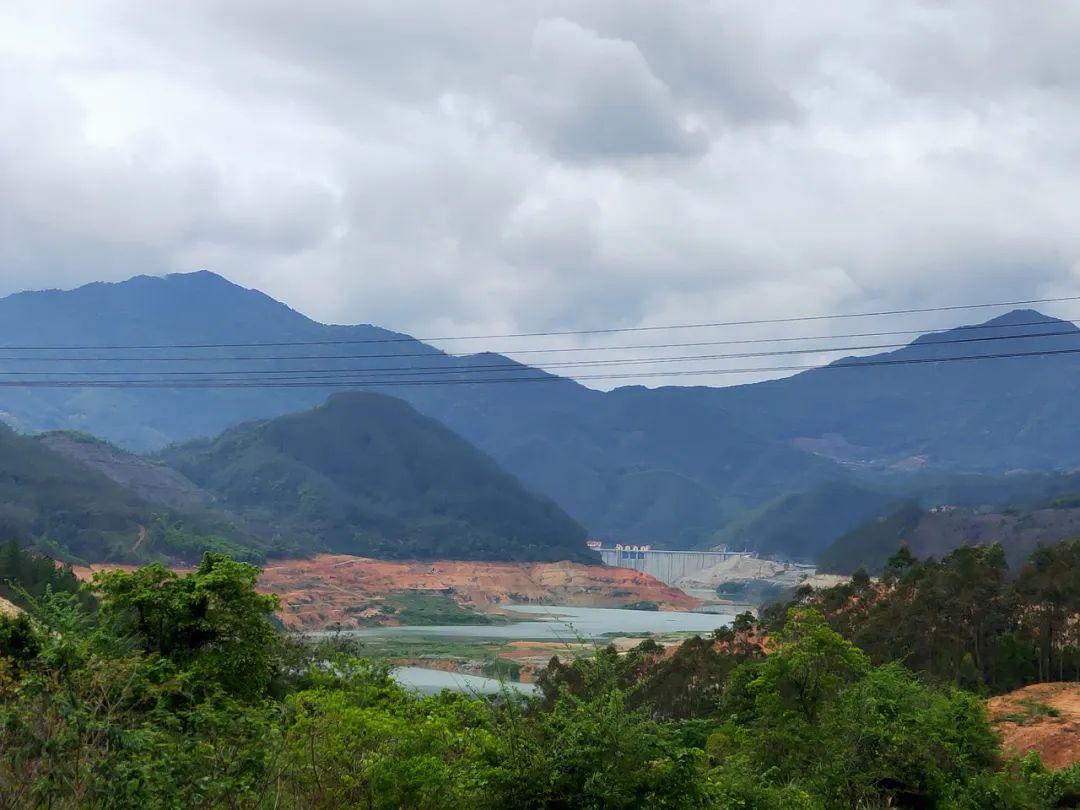 据悉,长泰枋洋水利枢纽工程位于漳州市长泰县枋洋镇,是我省近十年来第