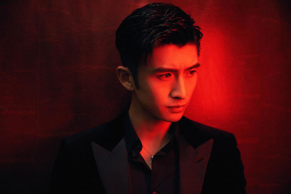 张云龙晒全新写真大片湿发造型荷尔蒙满溢性感爆棚