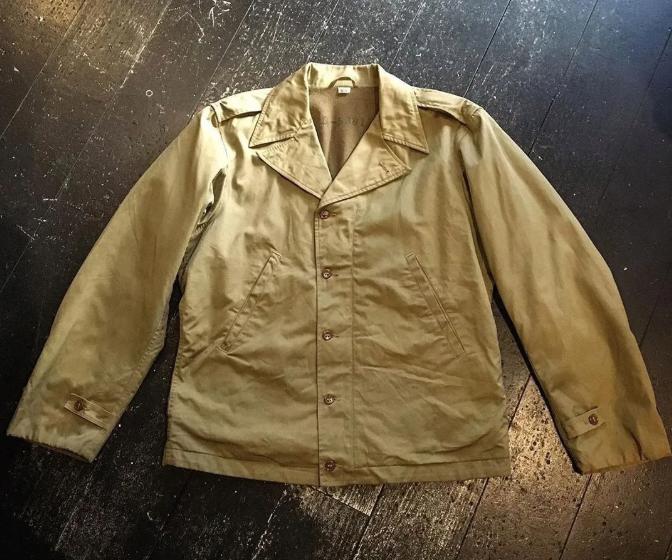 比如m41夹克,可以说全世界第一款专业作战服,也叫做m-1941.