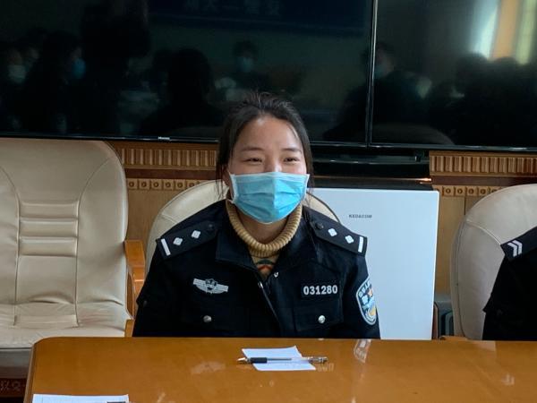 漢中交警二大隊召開全體女民輔警會議