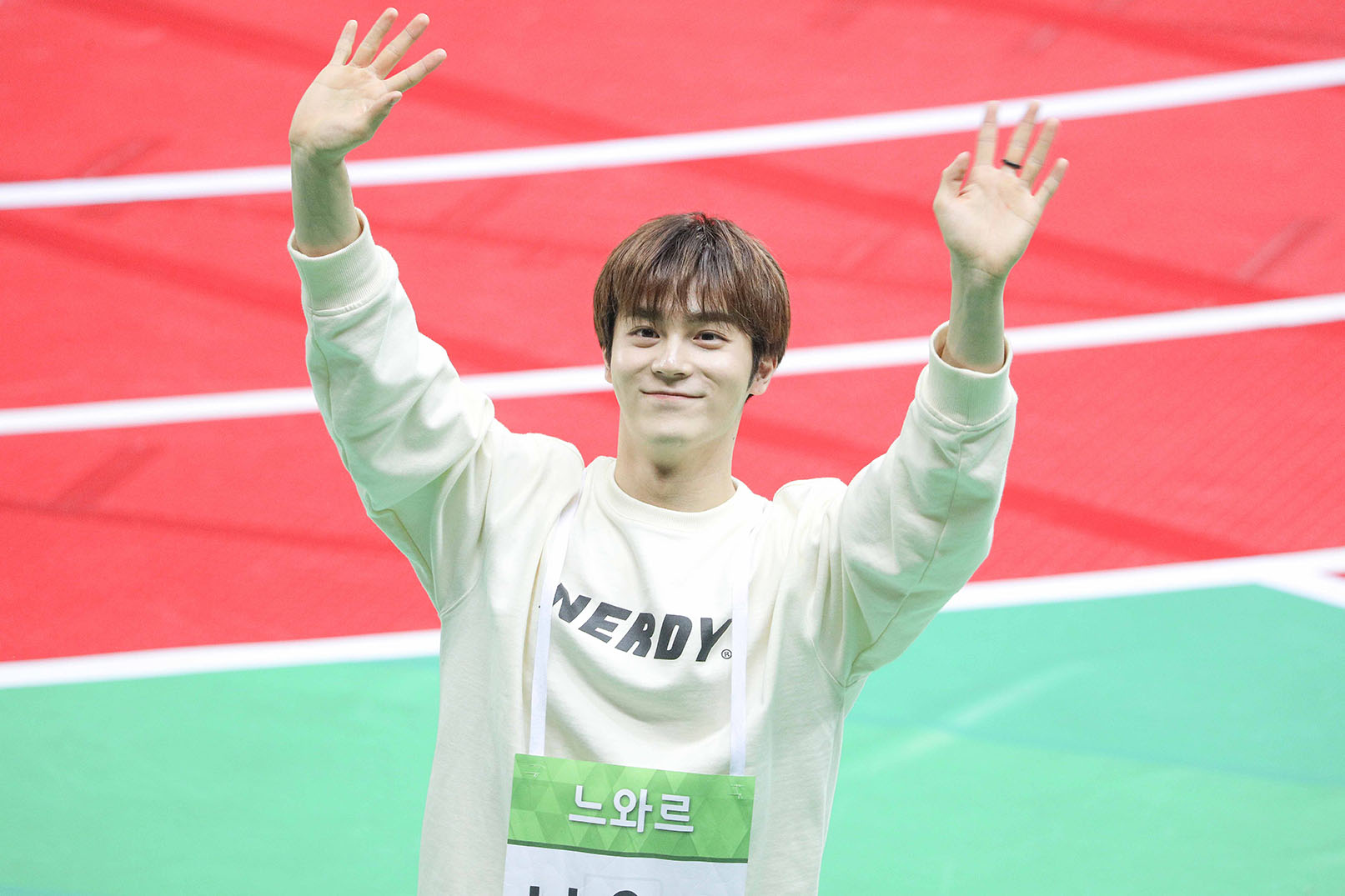 韩国男团noir曝光回归预告照 黑色氛围魅力引关注