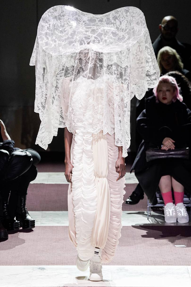 commedesgar04ons2020秋冬系列超现实主义设计你能看得懂吗