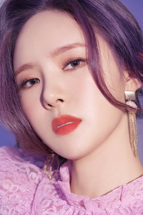 另外,薇乔通过最近发行的第三张单曲专辑《0345