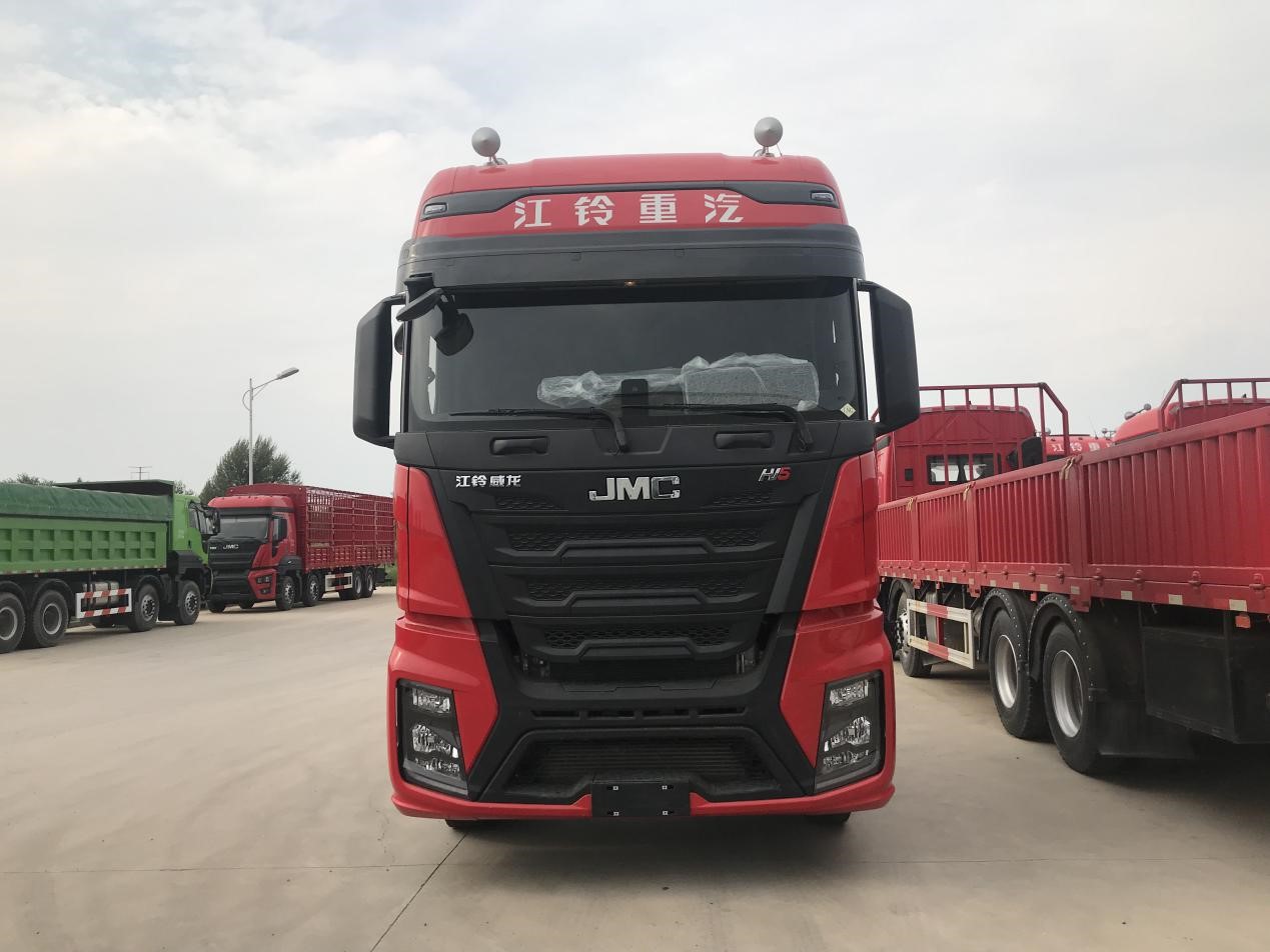 今天就介绍下江铃重汽旗下的江铃威龙hv5车型,这是2019年上市的新车型