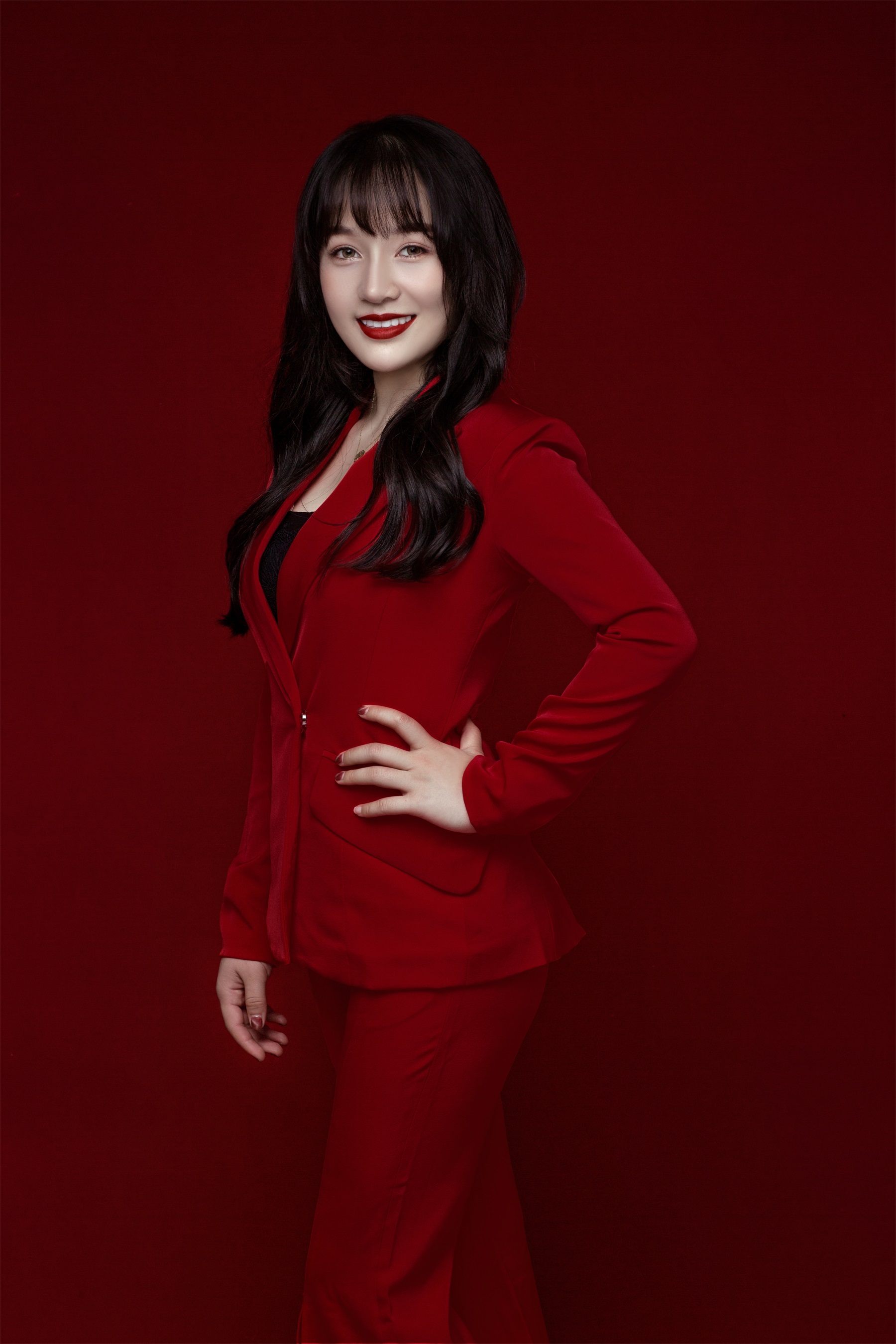 柳州摄影拍摄职业形象照美人帅哥个人写真风格卡卡摄影展开自信的目光