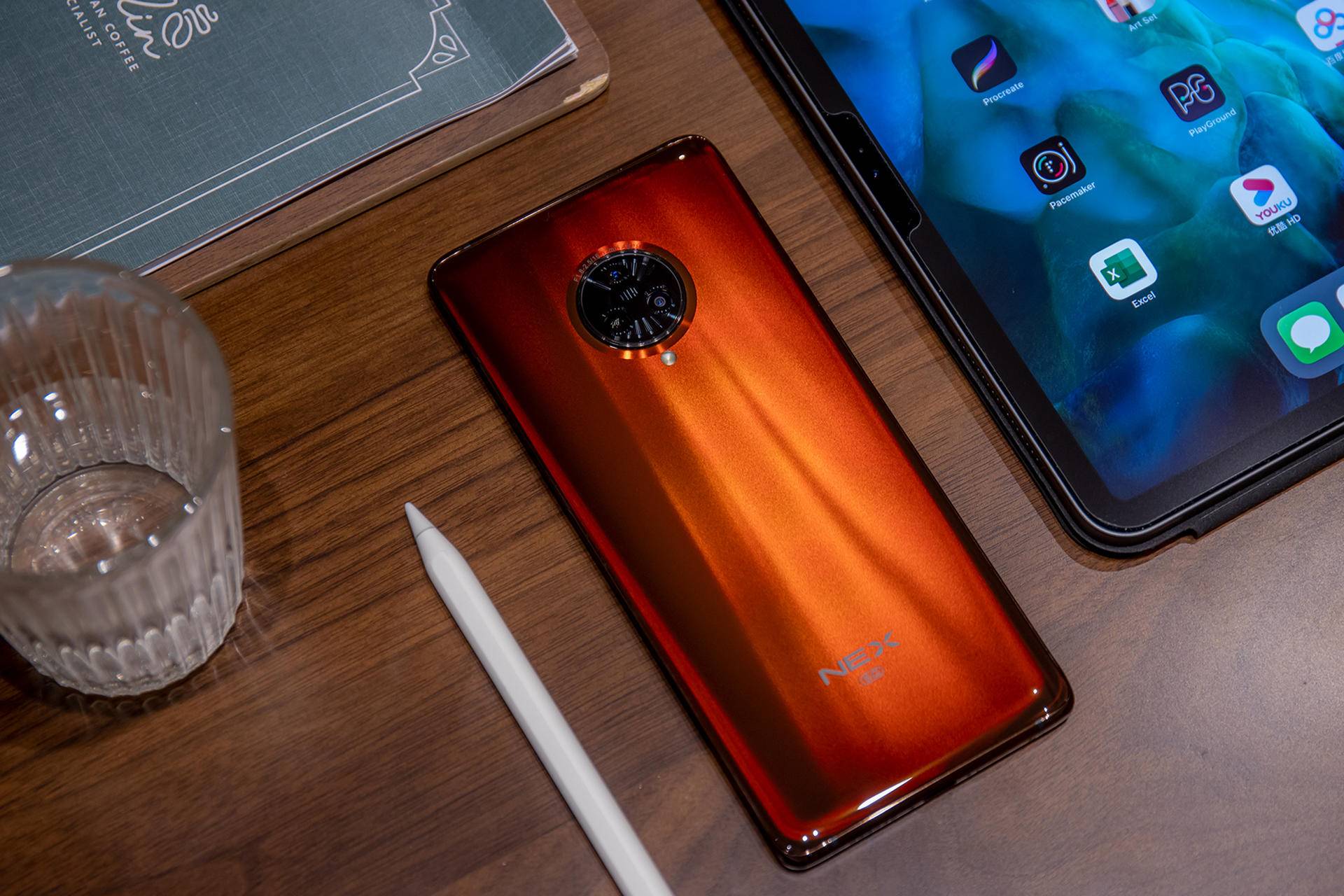 拍照,一直以来都是vivo手机的"拿手好戏",而nex 3s作为高端旗舰机型