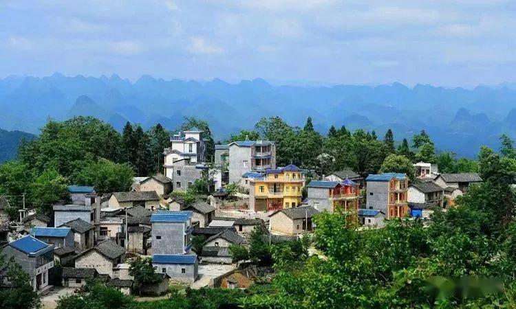 他们联手把罗平这个小村展现得淋漓尽致._棠梨