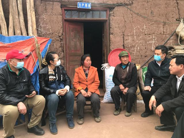 县长的丁力同志,举行广州佳兆业城市更新集团帮扶威宁县麻乍镇脱贫