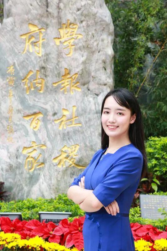 赵群筠老师不仅是一个有故事的教师典范,更是一个会讲故事的教育耕耘