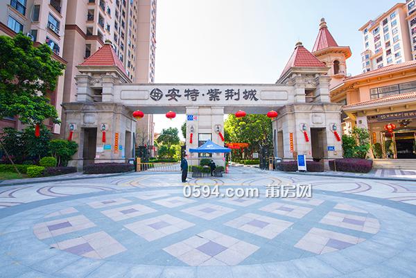 安特紫荆城实景图"富人区"即字面上的意思,城北的房价在经过2017年"溪