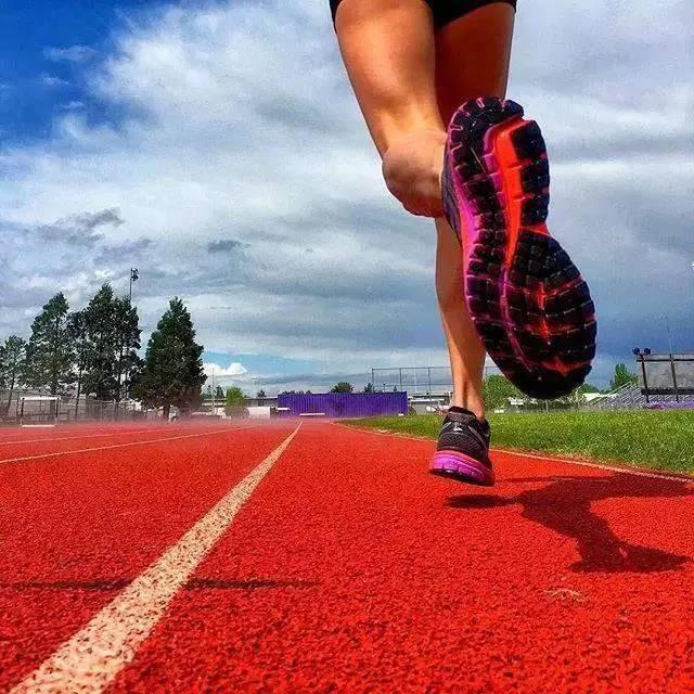 坚持跑步1周,1个月,1年,5年,10年后,人生会怎么样_同龄人