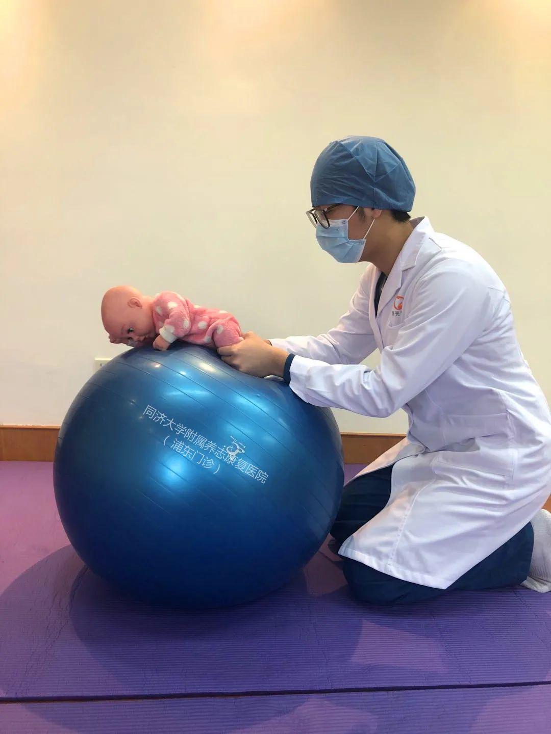 科普bobath球在康复训练中的使用第一部分头部运动训练