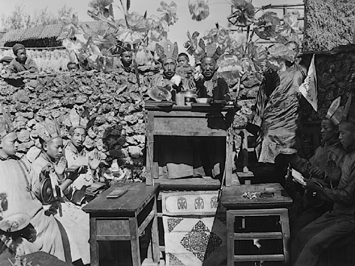 老照片:民国九年的云南丽江