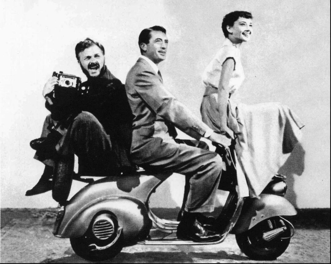开箱报告 | 永远罗马假日!1:3 比亚乔 vespa gs 摩托车模型