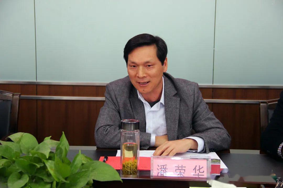 2019年度"铜陵好人"暨第八届铜陵市道德模范评审会召开_潘荣华