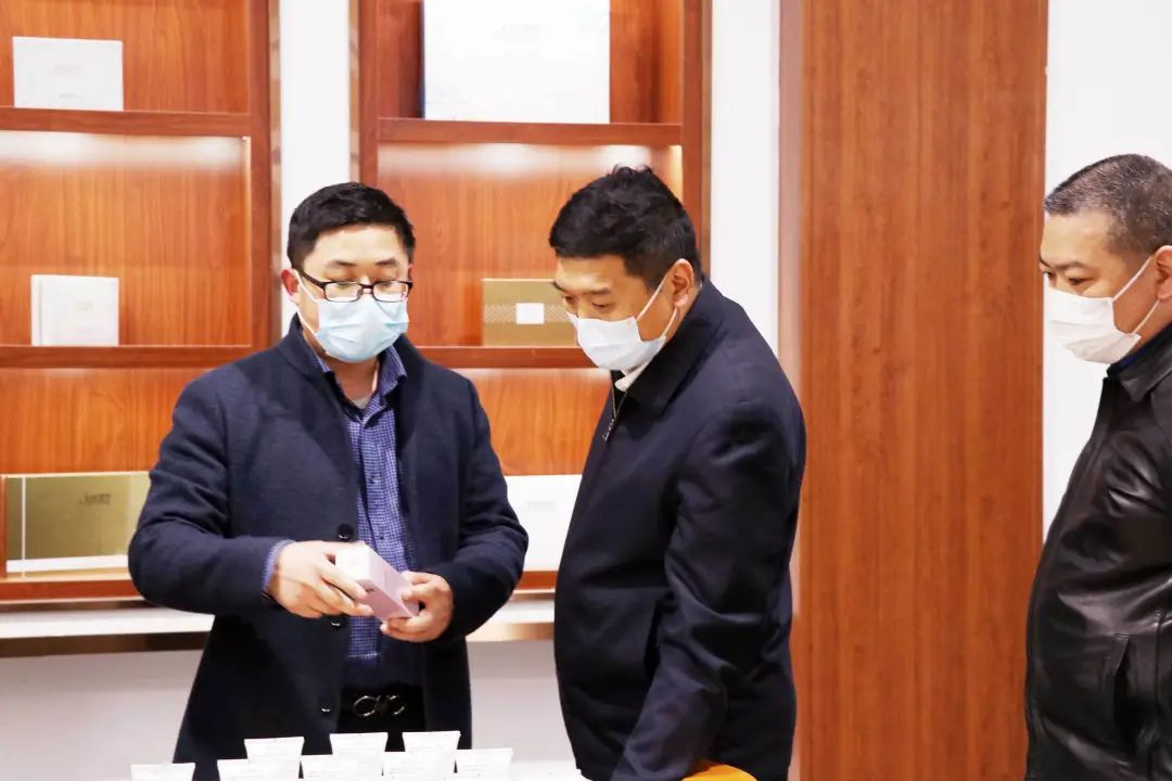 荆门市掇刀区61高新区区长周俊杰走访菲朗生物科技(湖北)有限公司