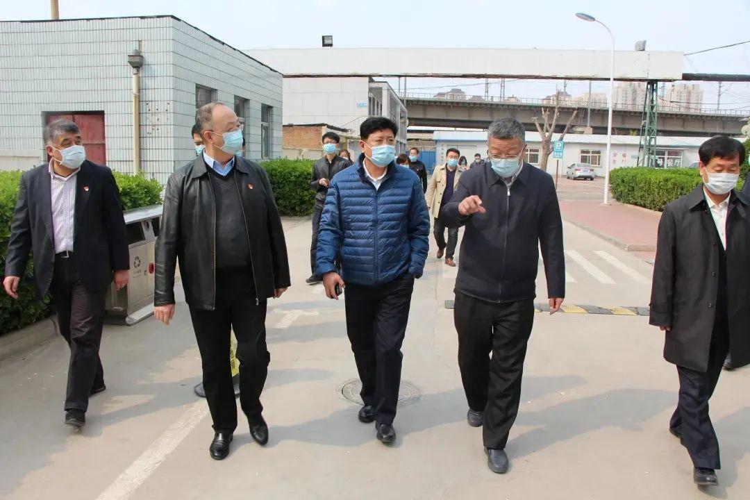 市教委荆洪阳主任等领导检查天津市交通学校复学准备工作