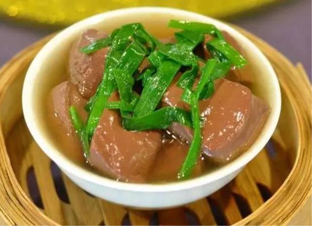 猪红汤湛江性价比最高的小吃之一真的可以去尘吗