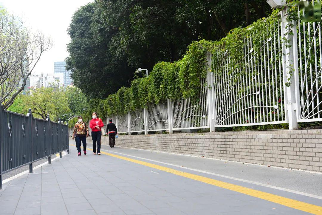 惊艳颜值upupup地铁2号线沿线人行道机动车道大变样