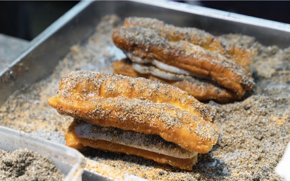 江西网红小吃拉丝油条包糍粑到底好吃在哪