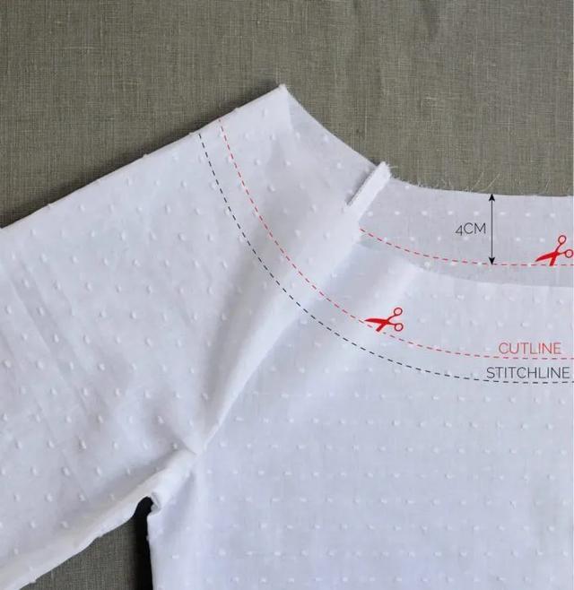 领口松紧带的上法露肩上衣必备