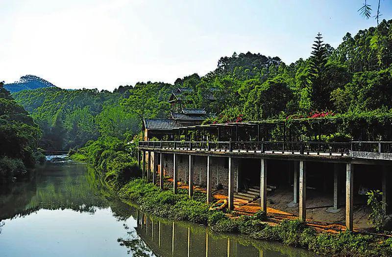 自駕路線:從南寧市埌東汽車站出發,在南寧東上高速,沿柳南高速直行