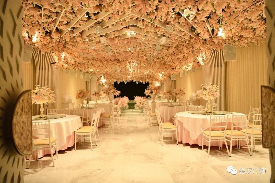 洪山区首家3d全息情景式整个酒店建筑面积约5000平方米,出则繁华,入则