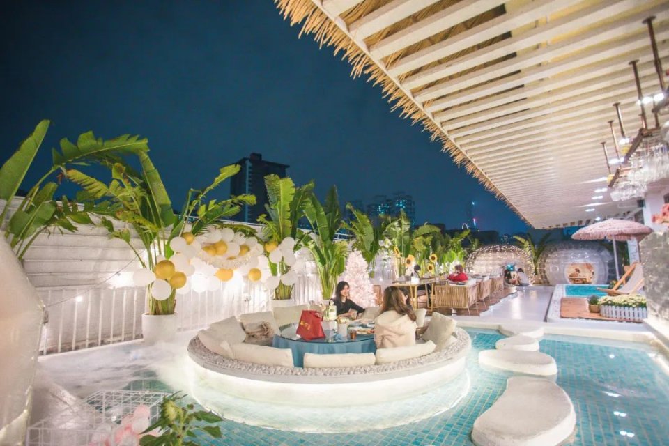 重庆空中花园餐厅图片