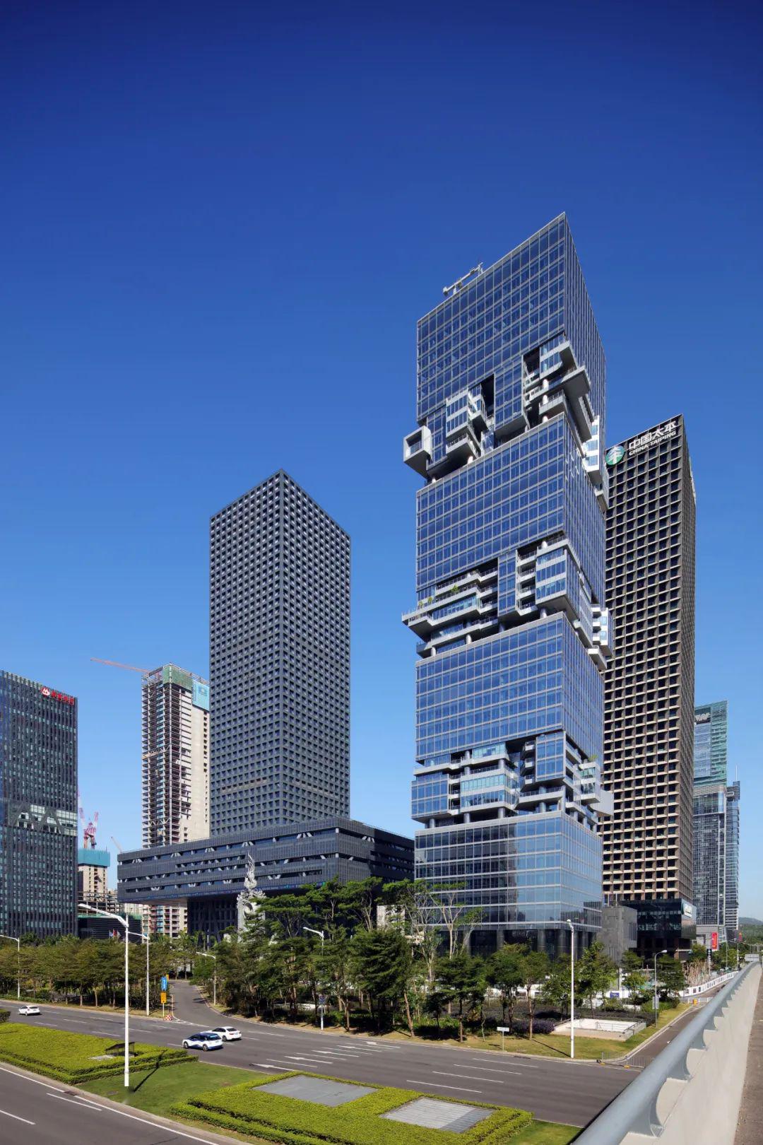 超限高高质量玻璃幕墙建造领先者南方博时基金大厦深圳鼎和大厦位于