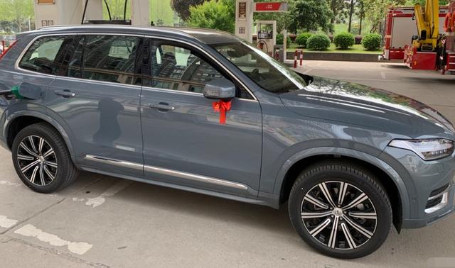 湖北小哥花63万买沃尔沃xc90,座椅设计独特,最后排中间有增高垫