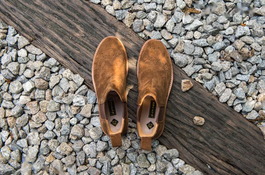 源自上世纪50年代的chelseaboots绅士的外表藏着一颗狂野的心