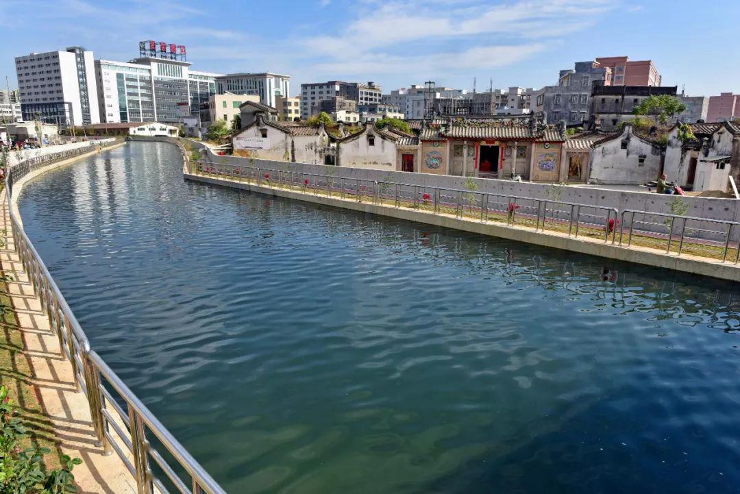 ",当时,记者走访了练江流域上游的揭阳普宁,中下游的汕头潮南,潮阳